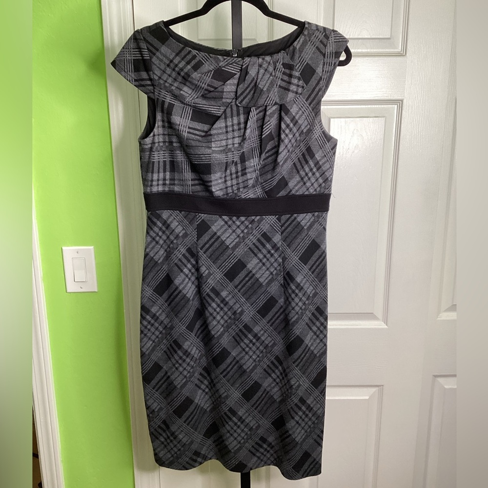 SALE - Adrianna Papell Gray Plaid Dress, size 10